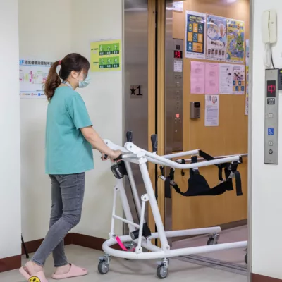 Mobile Patient Lifts Korea company